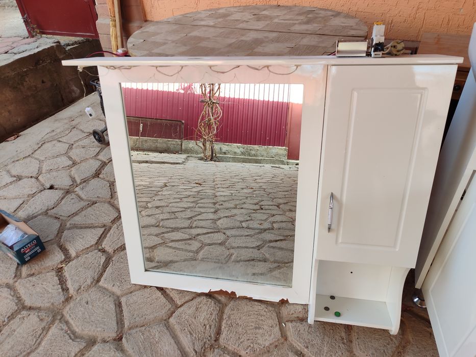 Раковина с тумбой изеркалом б. у