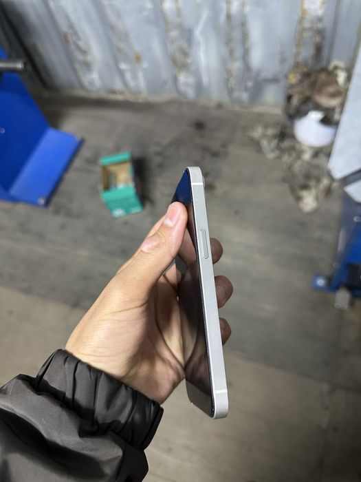 Продам айфон 13 в белом цвете на 256г
