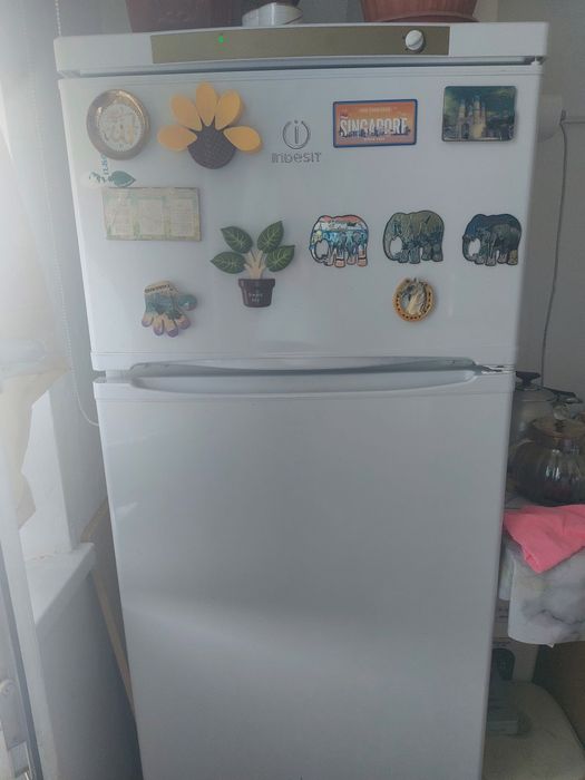 Холодильник INDESIT