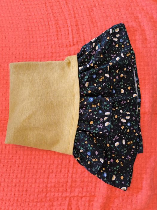 Pulovăr/rochie/tunica, mustar,cu 2 volănașe, Valentina, made in Italy