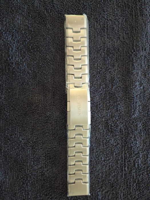 Титаниева верижка за Garmin QuickFit 22mm– нова, неизползвана.