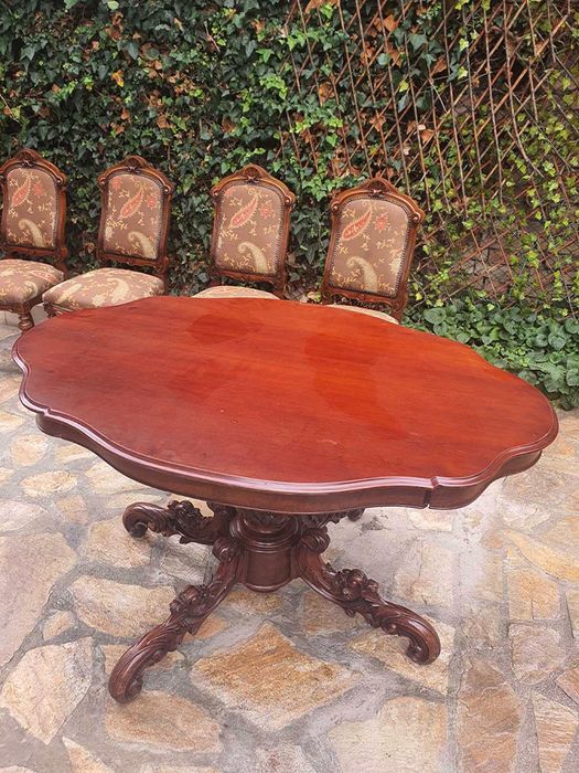 Барокова маса и столове