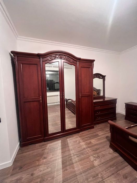 Продам спальнюю гарнитуру