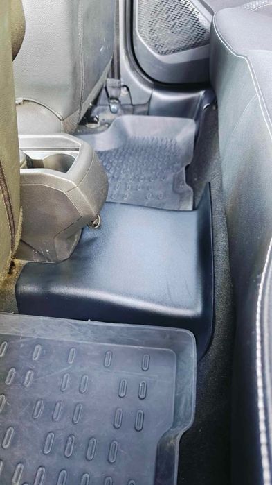 Ornamente protectie covor, prag Dacia Duster 2