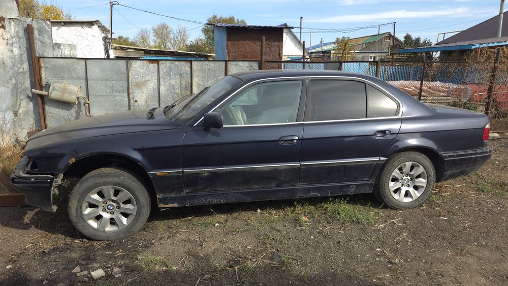 Продам срочно BMW e38