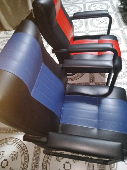 Продаются кресло в количестве 20 штук.