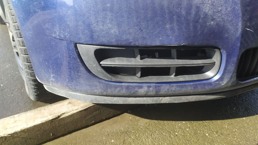 Пластмасова част от маска на Шкода Рапид и Фабия