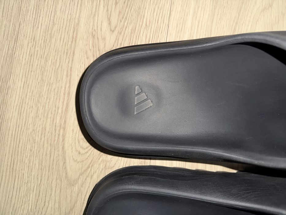 Adidas Yeezy Slides