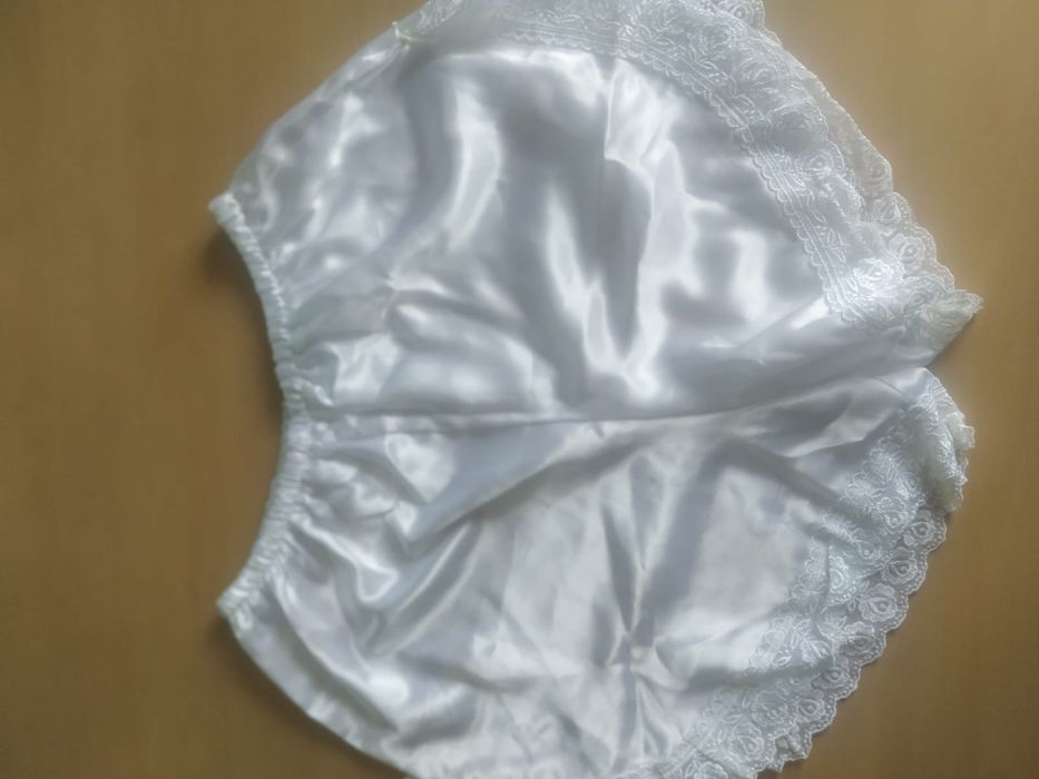 Продам комплект нижнего белья