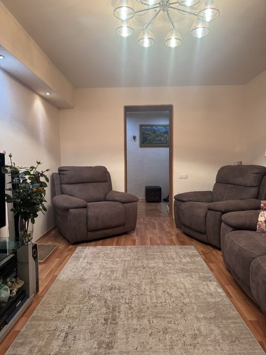 Продам 3 комн. квартиру в центре