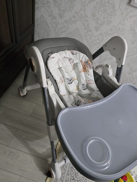 Функциональный стульчик для кормления (есть подарок)