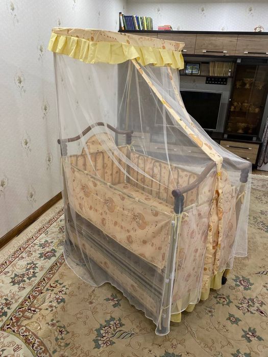 Продается детский кровать манеж