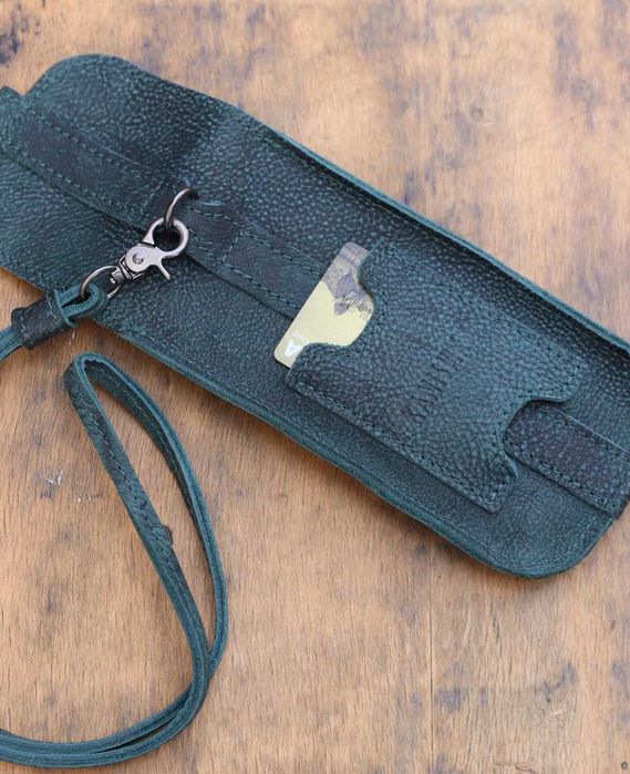 Футляр для очков и телефон