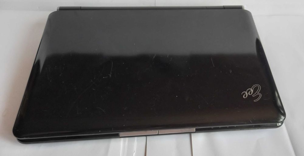 2 mini laptop-uri, Asus și HP, întregi, funcționale dar parolate