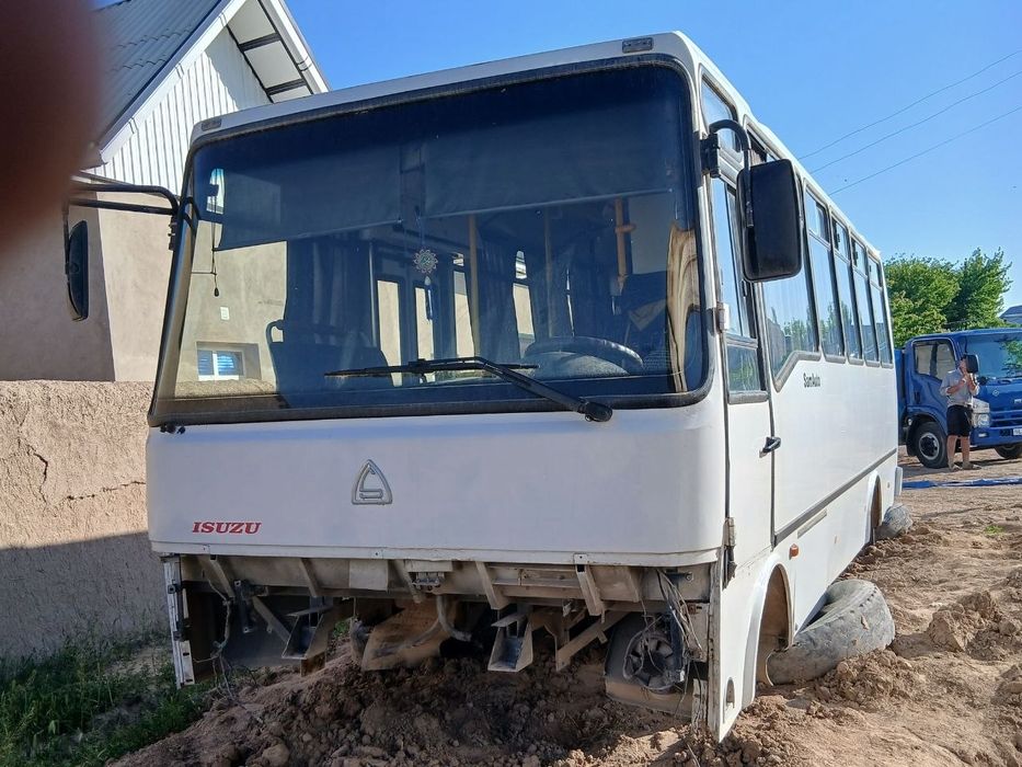 Aftobus kuzif sotiladi sastayaniyasi yaxshi holatda odam tashib yurgan