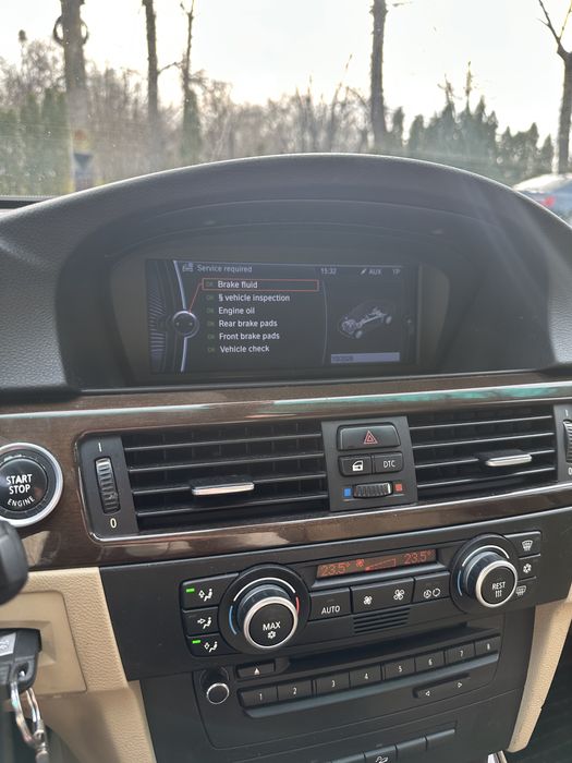 BMW seria 3 E90 LCi 2010 2.0d xdrive 177CP Automat Euro 5