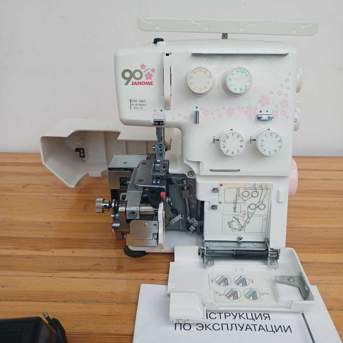 Janome 204D(Япония). Год гарантии/Металл/Комплект.