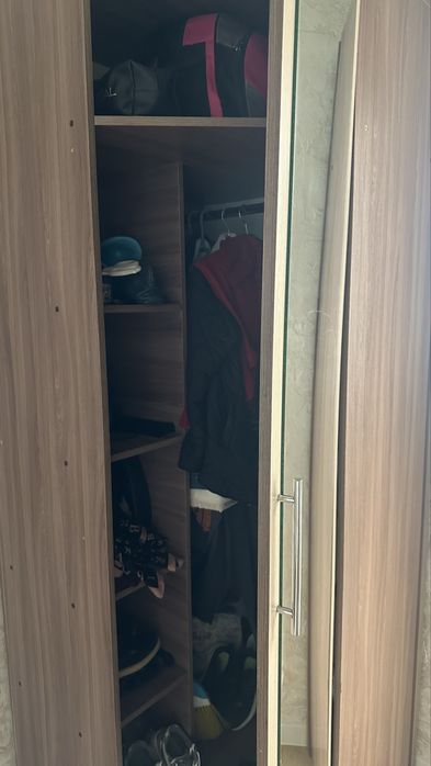 Шкаф угловой с зеркалом