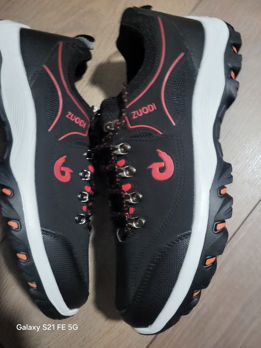 Vând Încălțăminte Sport