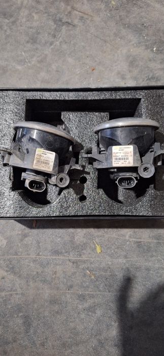 Продам противотуманки на Лада Гранта fl