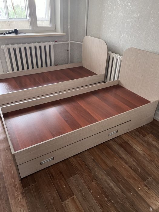 ПРОДАМ ДВЕ КРОВАТИ Детские/Подростковые