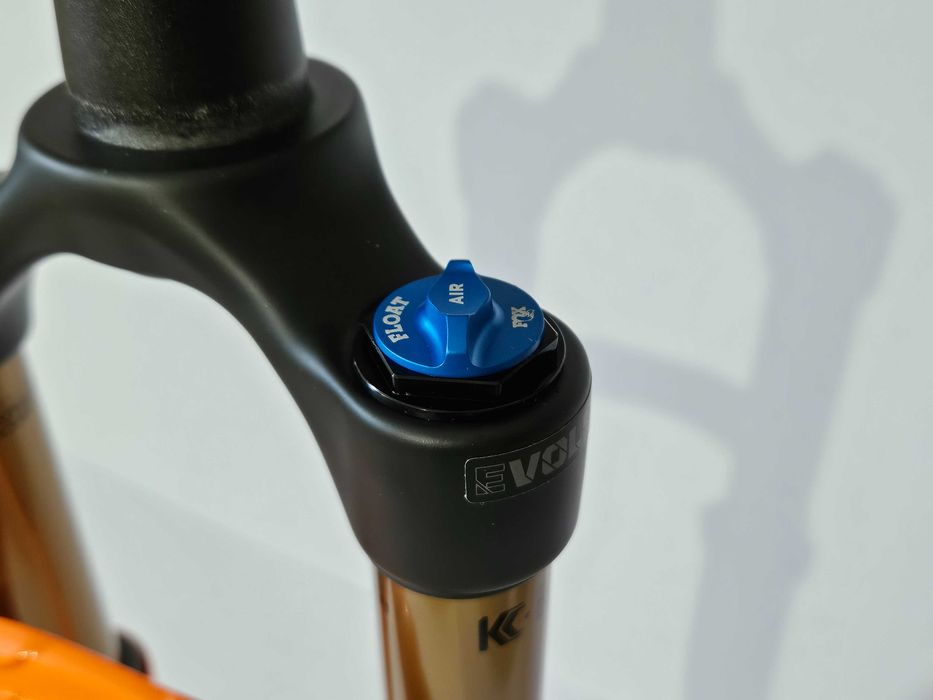 Вилка FOX 32 Float SC FIT 4 Factory 29 100mm Boost 15x110mm Kashima