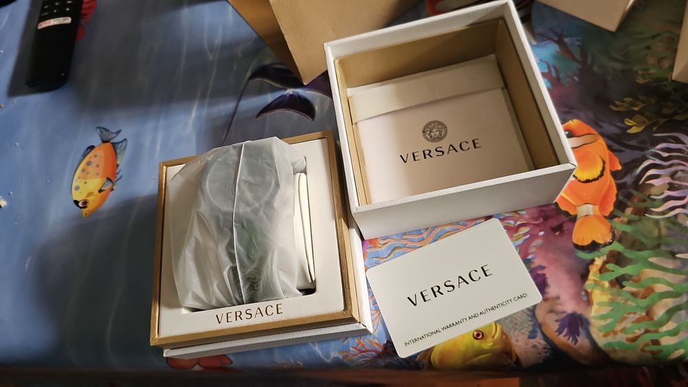 Часовник versace