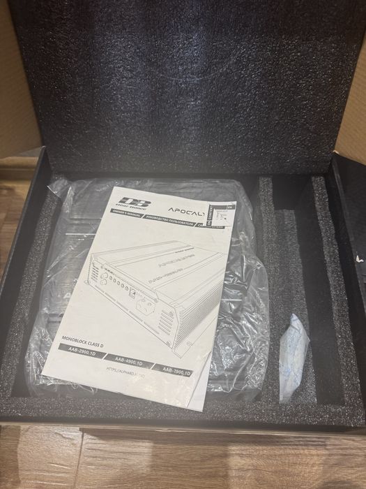 Продам комплект ( усилитель и сабвуфер в коробе экспо )