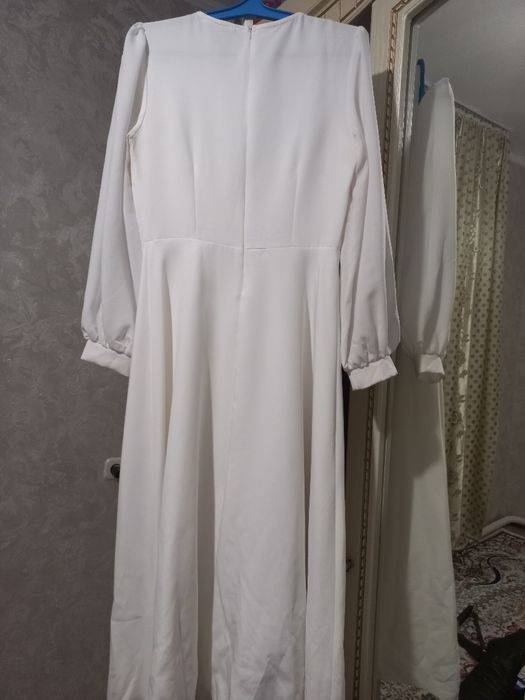 Продам белое платье на сырга салу