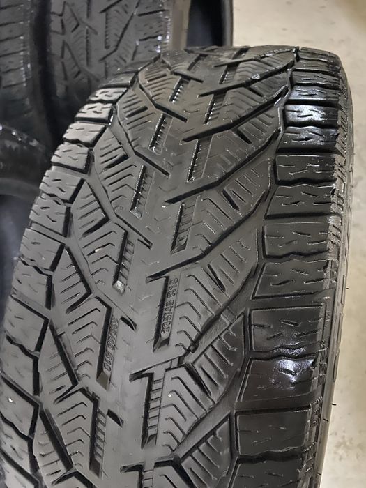 Taurus 235/45/18