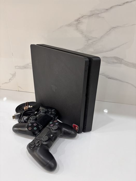 Playstation 4 slim