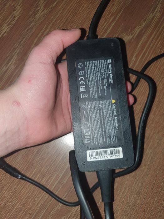 Încărcător trotineta xiaomi
