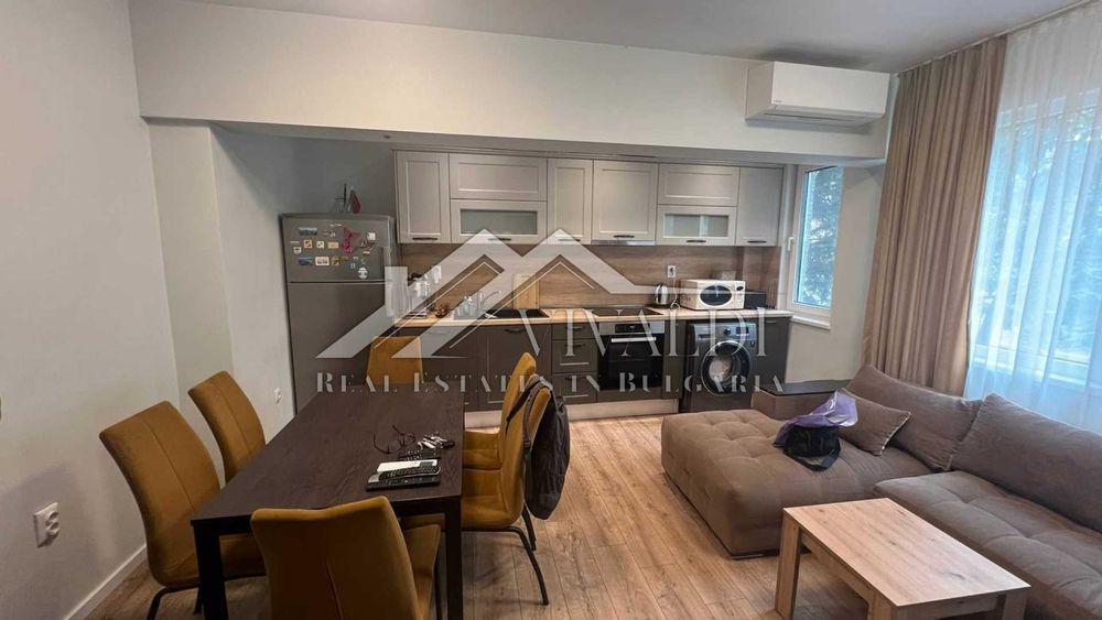 Дава се под наем Тристаен апартамент в Варна, Център - 100 кв.м за 850 € - Снимка #4