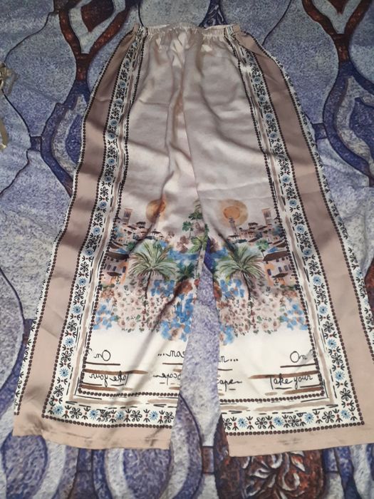 Дамски сатенирани комплекти