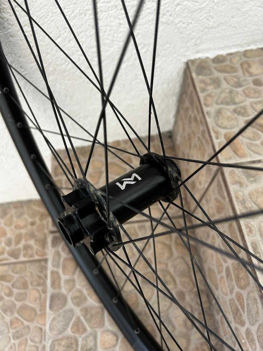 Roti Downhill 29 / 27.5: Newman Fata, Spank 359 Spate, 12*157, 20*110