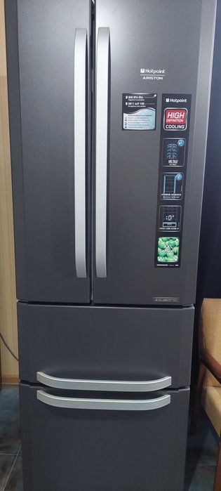 Холодильник Hotpoint ariston