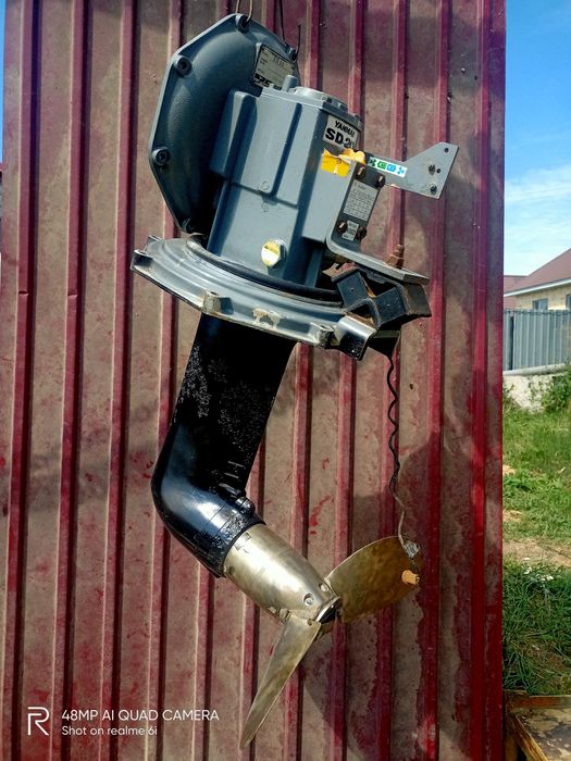 Для катера реверс- редуктор с винтом