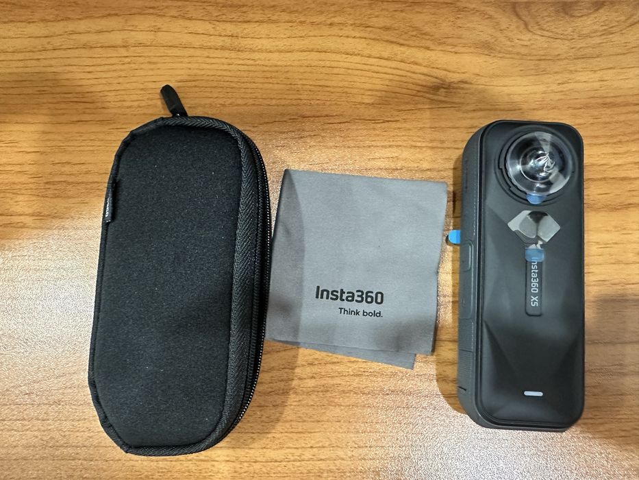Экшн камера Insta 360 X5