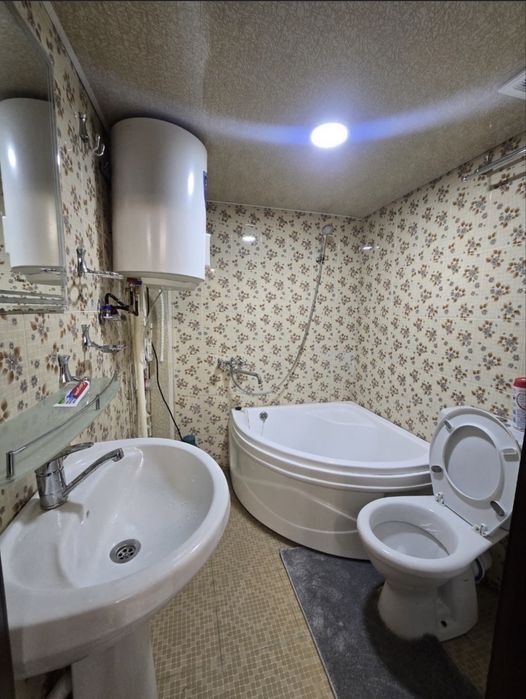 2 xonalik Srochno Arzon kvartera sotiladi