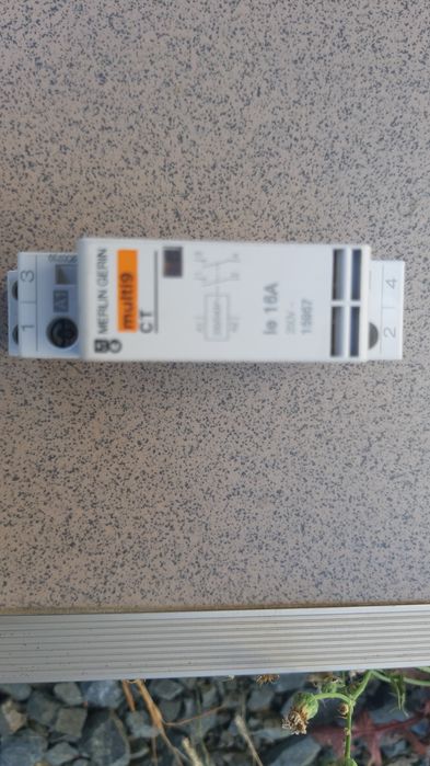 Vănd siguranțe electrice