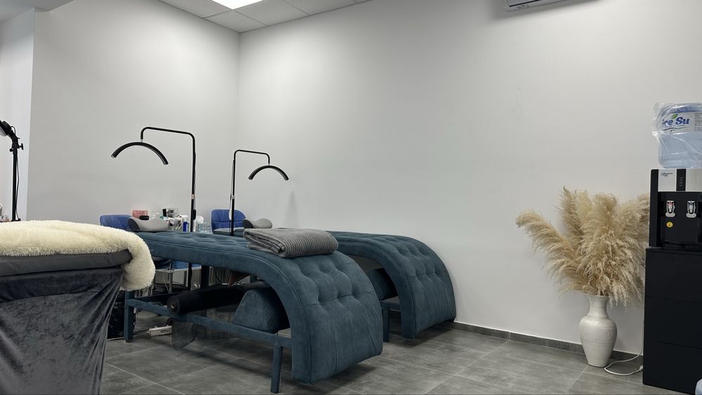 Аренда кушетки для наращивание ресниц