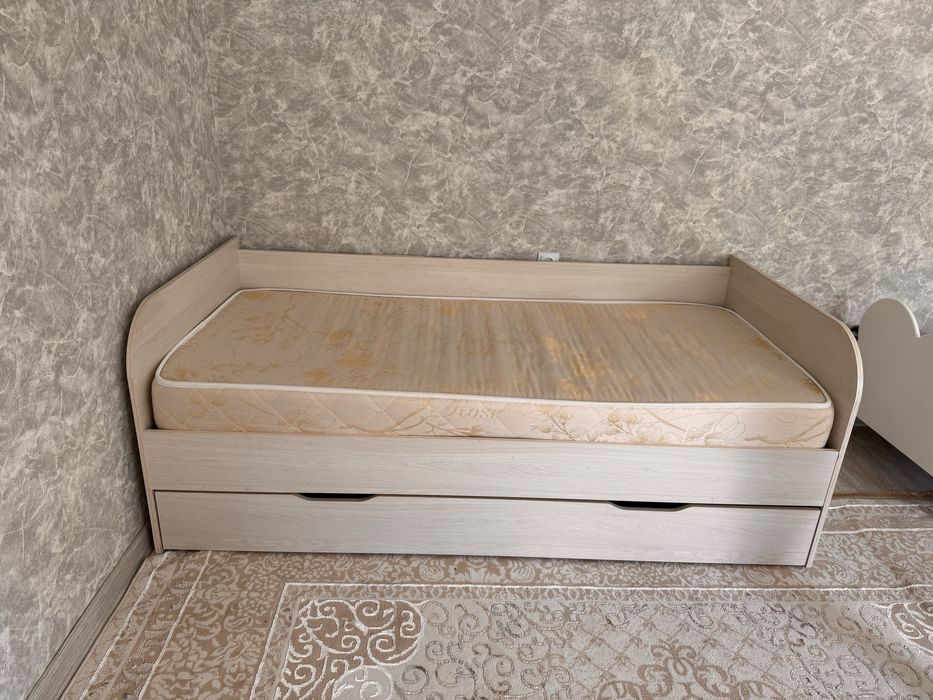 кровать сатылады. б/у