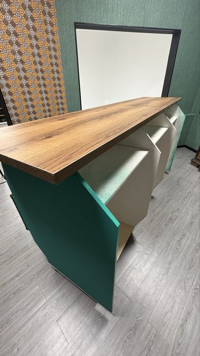 Барная стойка на колесиках