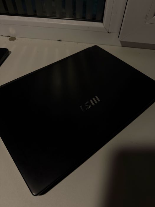 Ноутбук MSI modern 14 c12m