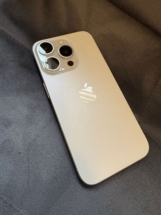 Vand Iphone 15 Pro 256 white impecabil,91% bateria