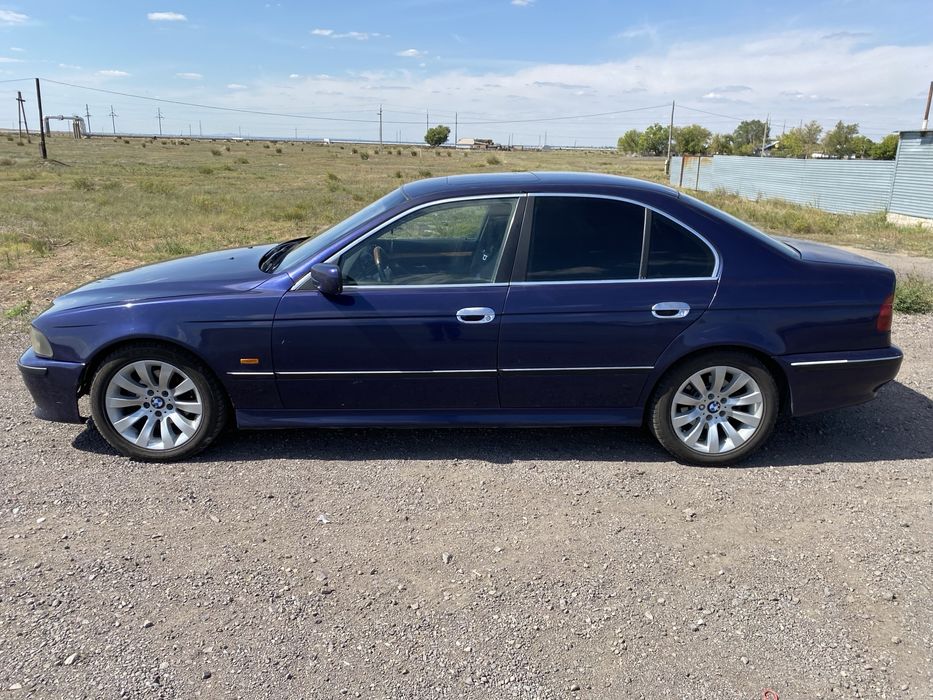 Автомашина Бмв 528 i
