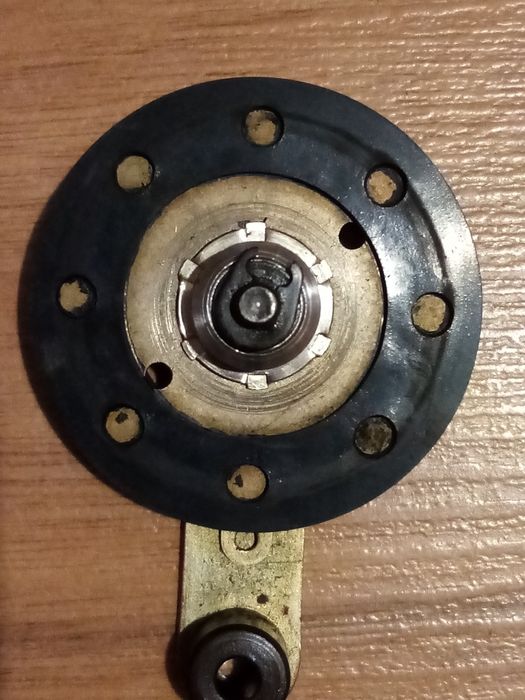 Vánd rolă idler pentru magnetofon Elfa 201-3.