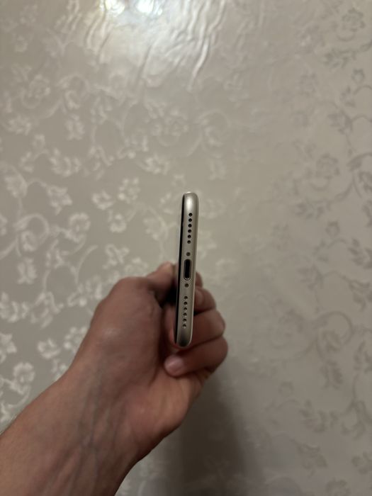 iPhone SE 2 айфон се 2 в идеальном состоянии