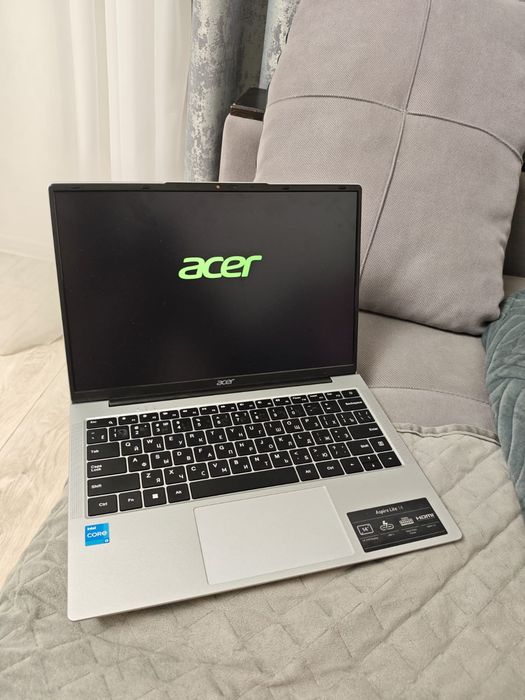 Продам новый  ноутбук Acer сумка
