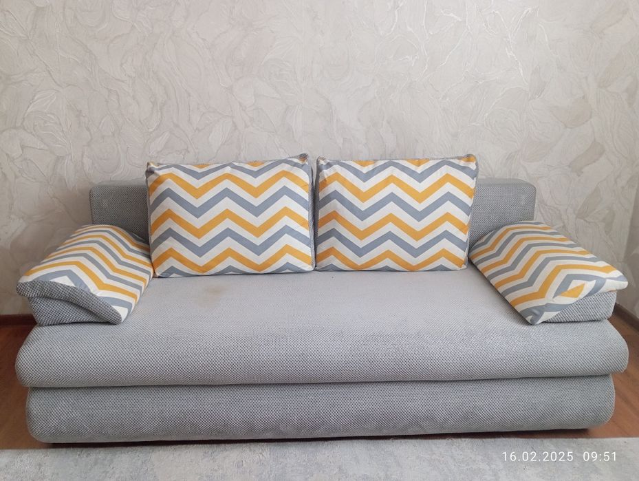 Продам диван тахту.
